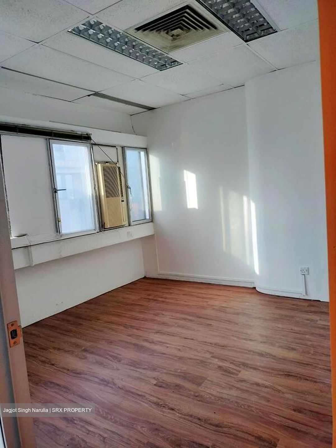 Golden Mile Tower (D7), Office #523570461